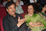 Shatraughan Sinha, Asha Parekh at Poonam Dhillon_s play U Turn in Bandra, Mumbai on 26th Aug 2012 (1).JPG